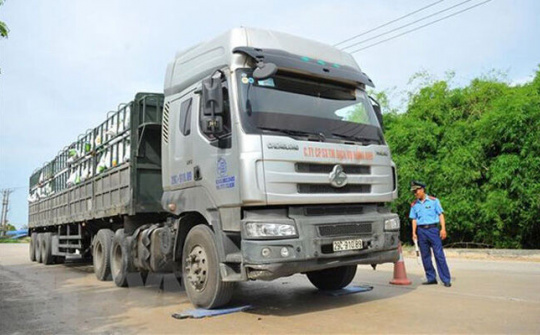 Mật phục, ghi hình xử lý xe quá tải ngay tại các đầu mối bốc xếp hàng hoá