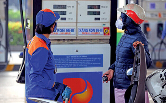  Có thể giảm thuế 1.000 đồng trên mỗi lít xăng