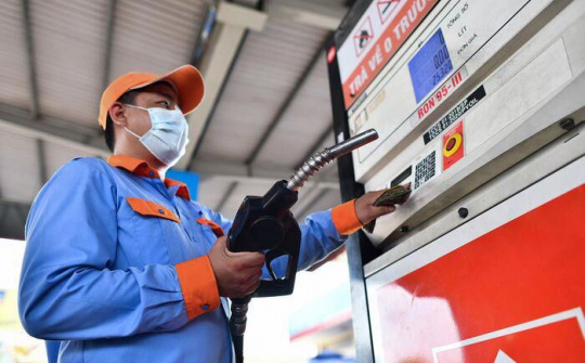 Dự kiến giảm thuế 1.000 đồng/lít xăng: VCCI đề nghị giảm mạnh hơn nữa