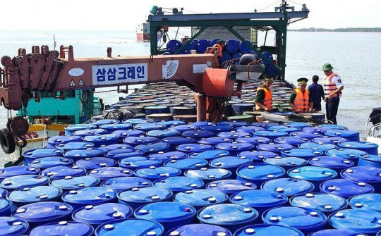 Phó Thủ tướng chỉ đạo tăng cường chống buôn lậu xăng dầu