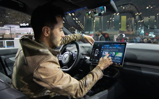 VinFast hợp tác Amazon tích hợp trợ lý giọng nói Alexa vào xe điện