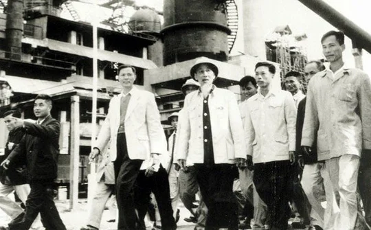 Tư tưởng Hồ Chí Minh về làm chủ công nghệ