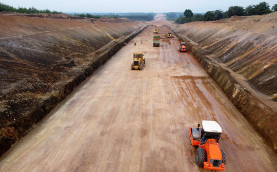 Bộ KHĐT khẩn trương ban hành Thông tư hướng dẫn các trường hợp chỉ định thầu