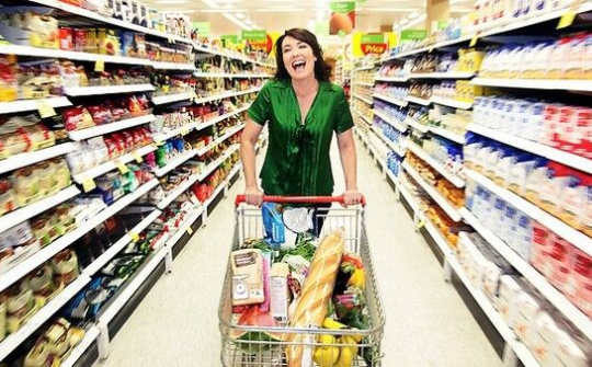 Vì sao Việt Nam kiểm soát được lạm phát, tránh được bão giá?