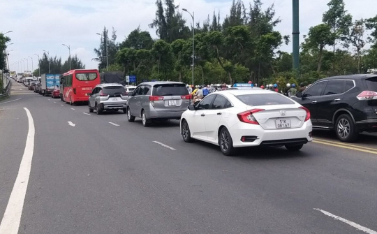 Tiền Giang: Kiến nghị chủ động xả trạm thu phí cầu Rạch Miễu các dịp nghỉ lễ