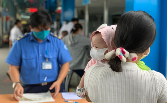 Phó Thủ tướng yêu cầu chủ động ứng phó với bệnh viêm gan cấp ở trẻ em