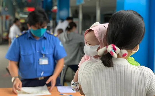 Phó Thủ tướng yêu cầu chủ động ứng phó với bệnh viêm gan cấp ở trẻ em