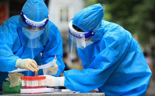 Việt Nam dừng xét nghiệm Covid-19 với người nhập cảnh từ 15/5