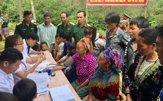 Kết hợp quân dân y chăm sóc sức khỏe nhân dân