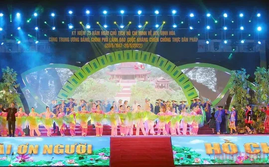Chương trình nghệ thuật đặc biệt kỷ niệm 75 năm Bác Hồ về ATK Định Hóa lãnh đạo cuộc kháng chiến chống Pháp