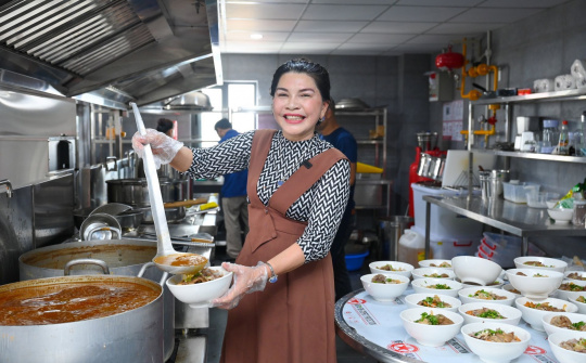 Chủ tịch Tập đoàn Kim Oanh: “Cho đi yêu thương sẽ nhận lại hạnh phúc”