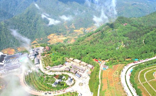 Sa Pa: "Chào mặt trời - Chào đỉnh Fansipan"