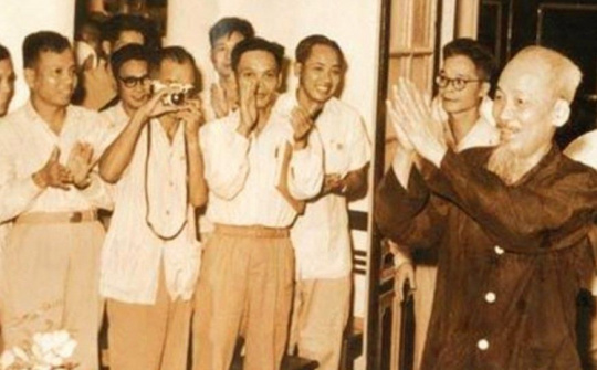 Tư tưởng Hồ Chí Minh về báo chí cách mạng Việt Nam