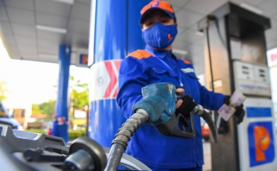 Bộ Tài chính đề xuất giảm kịch sàn thuế bảo vệ môi trường cho xăng, dầu