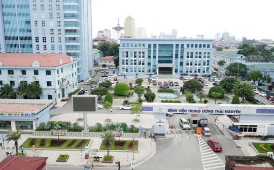 Bệnh viện Trung ương Thái Nguyên được tặng thưởng Huân chương Độc lập hạng Nhì