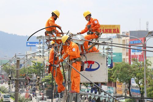 EVNNPC khuyến cáo khách hàng sử dụng điện tiết kiệm, do phụ tải điện miền Bắc lập đỉnh