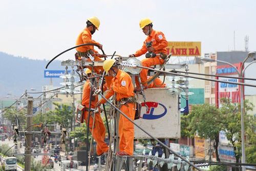 EVNNPC khuyến cáo khách hàng sử dụng điện tiết kiệm, do phụ tải điện miền Bắc lập đỉnh