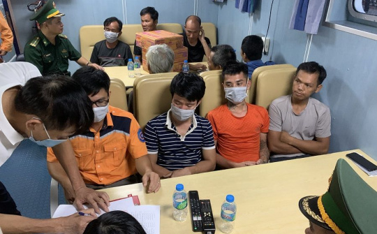 Cứu nạn 10 thuyền viên trên tàu bị chìm tại vùng biển Hải Phòng