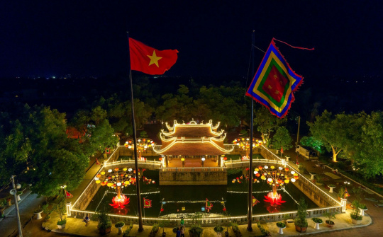 Hà Nam: Đền Lảnh Giang lung linh sắc màu trước giờ khai hội