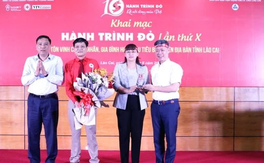 Lào Cai: Khai mạc chương trình “Hành trình đỏ” lần thứ X