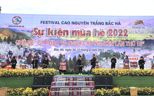 Lào Cai: Vó ngựa tung hoành trên Cao nguyên trắng Bắc Hà