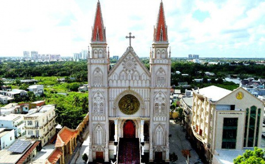 Thánh lễ tạ ơn cắt băng khánh thành và làm phép nhà thờ Giáo xứ Bình Thuận