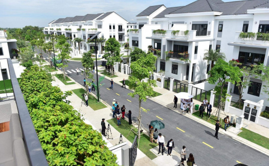 Quảng Ninh: 13 sàn giao dịch bất động sản ở Móng Cái bị đình chỉ hoạt động