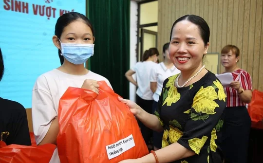 Chung tay chia sẻ học tập vì ngày mai tươi sáng