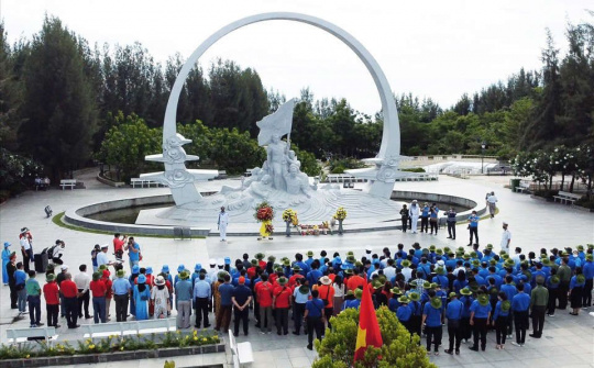 Tri ân anh linh các anh hùng liệt sĩ Gạc Ma