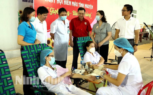 Ninh Bình tổ chức ngày hội hiến máu tình nguyện “Giọt hồng-Blouse trắng”