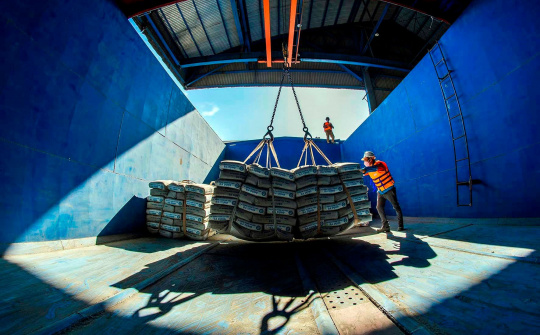 Phát triển thương mại trong bối cảnh mới - Thực tiễn, vấn đề và giải pháp