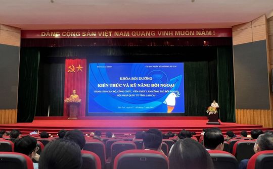 Bồi dưỡng, cập nhật kiến thức về đối ngoại tại tỉnh Lào Cai năm 2022