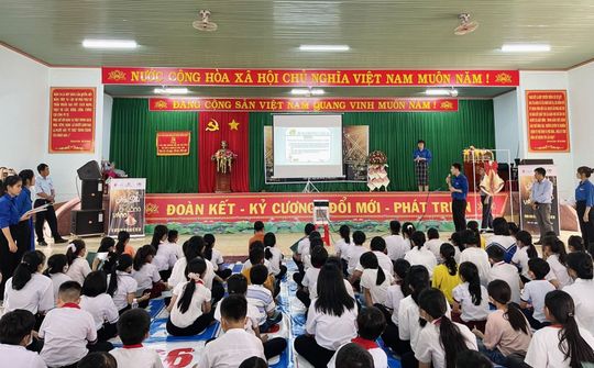 Đắk Lắk: Hội thi “Rung chuông vàng” với chủ đề “Bảo vệ và phát huy quyền trẻ em”.