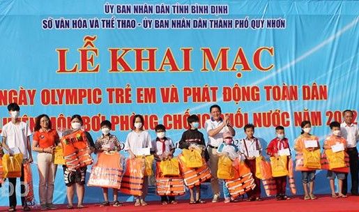 Bình Định: Ngày Olympic trẻ em và phát động Toàn dân tập luyện môn bơi phòng, chống đuối nước