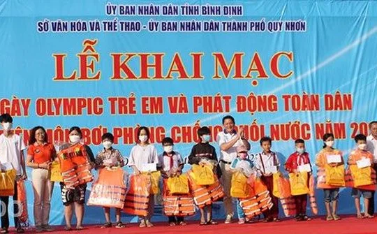 Bình Định: Ngày Olympic trẻ em và phát động Toàn dân tập luyện môn bơi phòng, chống đuối nước