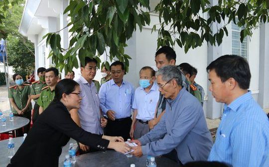 Lãnh đạo tỉnh Ninh Thuận thăm hỏi, động viên người thân của nạn nhân vụ cháy nhà khiến 3 mẹ con tử vong