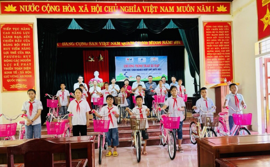Quỹ Tấm lòng Việt Đài Truyền hình Việt Nam tiếp sức cùng em đến trường