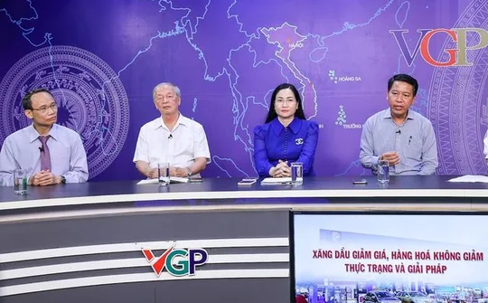 Xăng dầu giảm giá, hàng hoá không giảm – Thực trạng và giải pháp