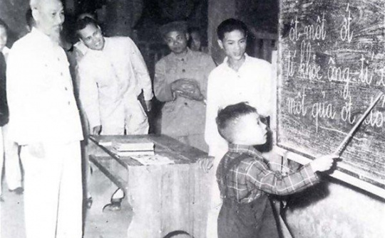 Thấm nhuần sâu sắc hơn nữa những chỉ dẫn của Chủ tịch Hồ Chí Minh về sự nghiệp "Trồng Người"