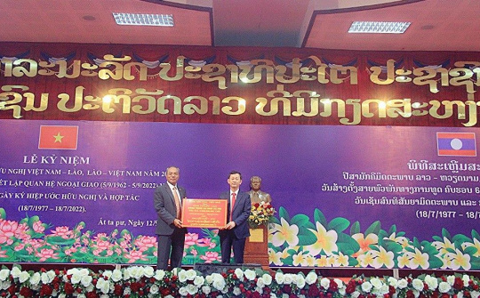 Thắm tình hữu nghị Kon Tum và Ắt-ta-pư (Cộng hòa DCND Lào)