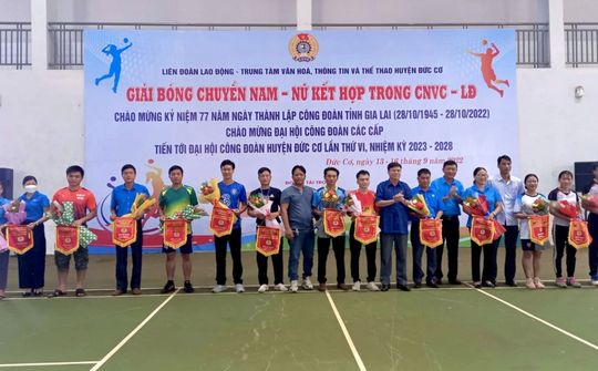 Đức Cơ (Gia Lai) khai mạc giải bóng chuyền Nam – Nữ kết hợp trong CNVCLĐ năm 2022