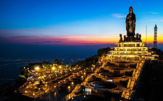 Hội trăng rằm Vân Sơn ghi dấu ấn sức hút du lịch Tây Ninh