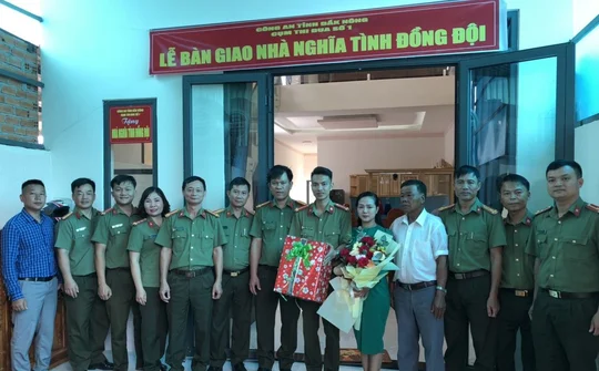 Nhà nghĩa tình đồng đội cho cán bộ Công an có hoàn cảnh khó khăn