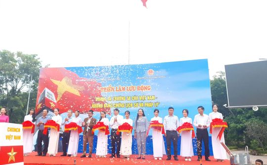 Krông Bông (Đắk Lắk): Khai mạc Triển lãm lưu động “Hoàng Sa, Trường Sa của Việt Nam – Những bằng chứng lịch sử và pháp lý”