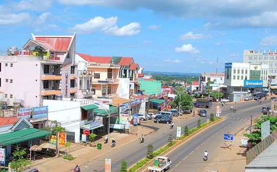 Ngân hàng chính sách huyện Đắk R’Lấp đồng hành với sinh viên nghèo tới trường