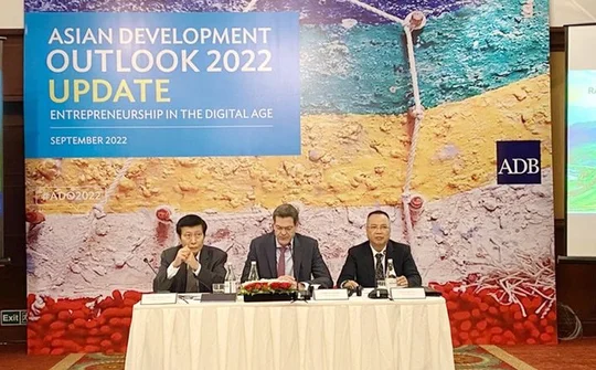 ADB: Kinh tế Việt Nam phục hồi nhanh hơn dự kiến