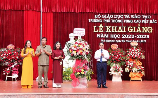 Chuyển 5 Trường chuyên biệt từ Bộ Giáo dục và Đào tạo về trực thuộc Ủy ban Dân tộc