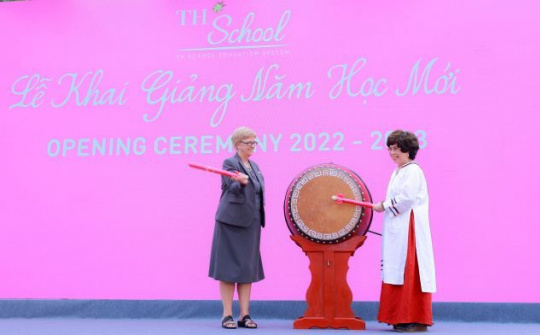 Giáo viên quốc tế hào hứng với lễ khai giảng Việt Nam