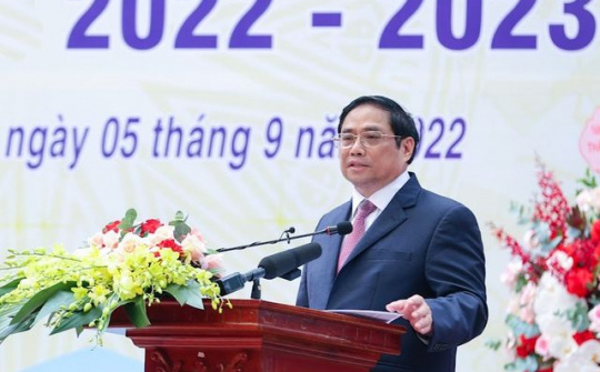 Cần sớm giải quyết được 3 thiếu, đó là thiếu giáo viên - thiếu lớp học - thiếu sách giáo khoa