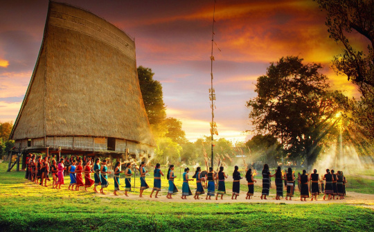 Trọng trách của công tác tư tưởng trong sự nghiệp xây dựng và phát triển văn hóa, con người Việt Nam